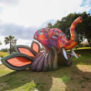 מתנפח תפאורה הפיל המעופף-THE FLYING ELEPHANT